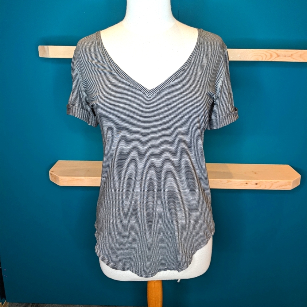 Lululemon rolled short sleeve tshirt